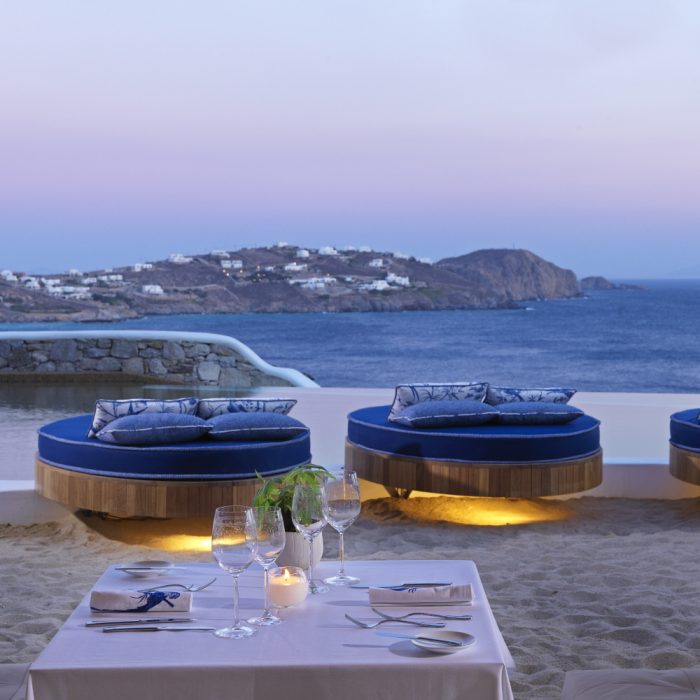 04_01_03_Mikrasia-Restaurant-Katikies-Hotel-Mykonos.jpg